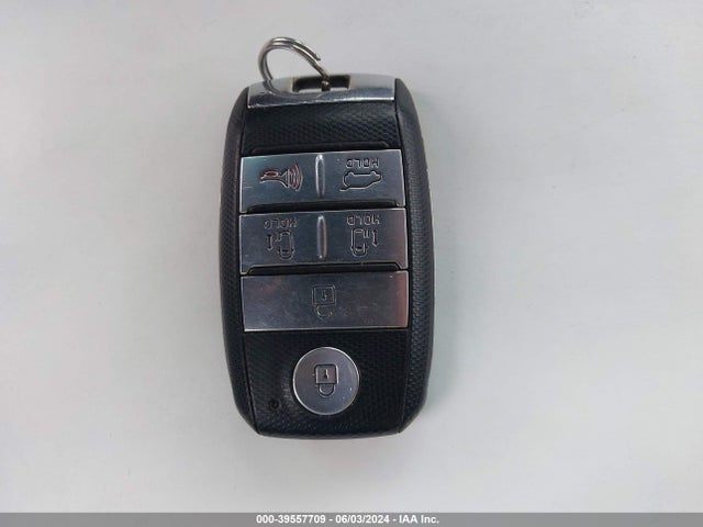 KIA SEDONA LX 2017 KNDMB5C15H6343781 Image 11