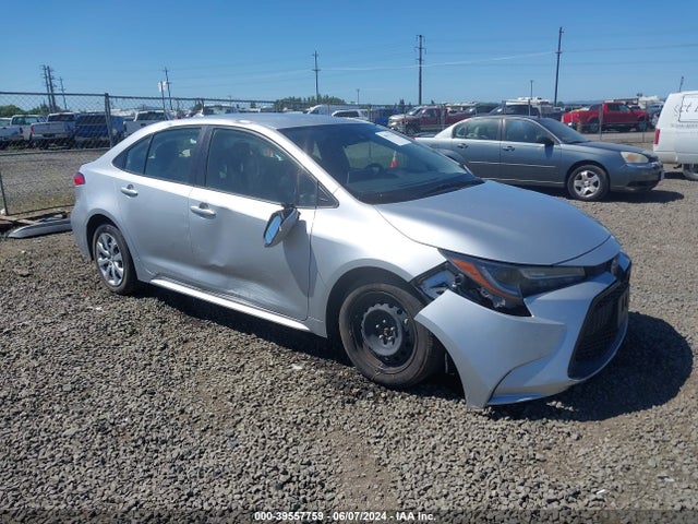 Toyota COROLLA LE 2021 JTDEPMAEXMJ154881 головне зображення