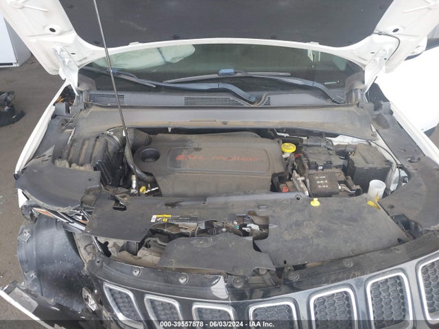 3C4NJCBB8JT466489 Jeep Compass Latitude Fwd