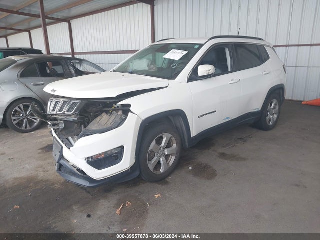 3C4NJCBB8JT466489 Jeep Compass Latitude Fwd