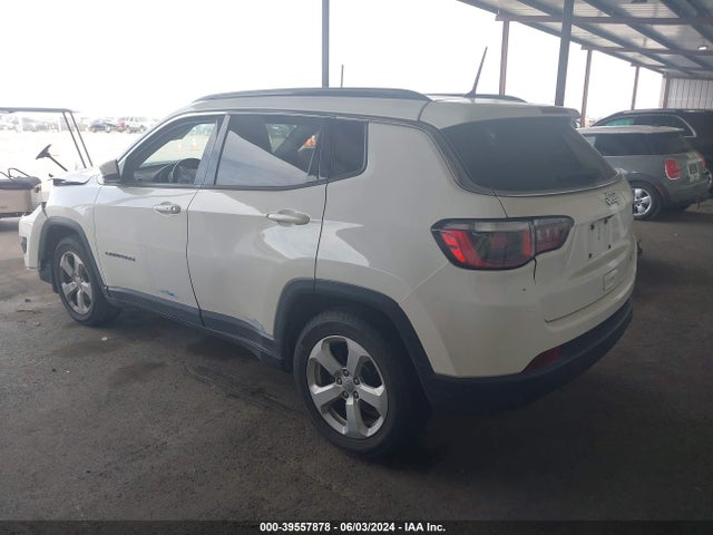 3C4NJCBB8JT466489 Jeep Compass Latitude Fwd