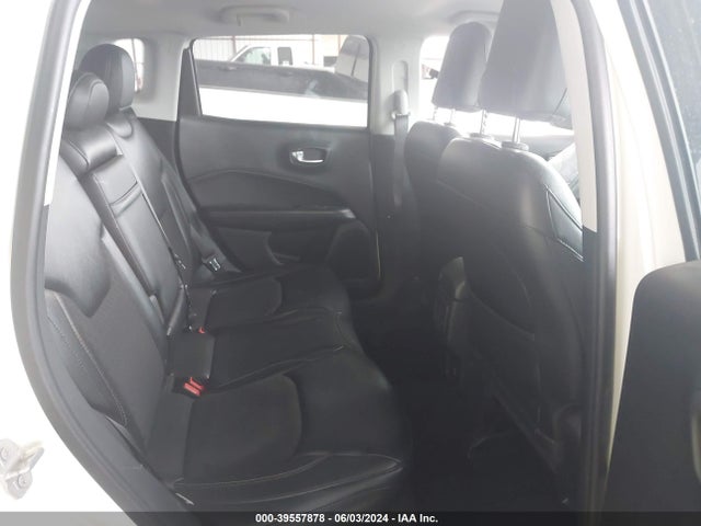 3C4NJCBB8JT466489 Jeep Compass Latitude Fwd