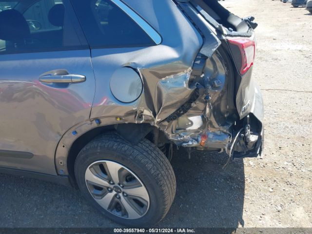 KNDCB3LC0J5202940 KIA NIRO LX