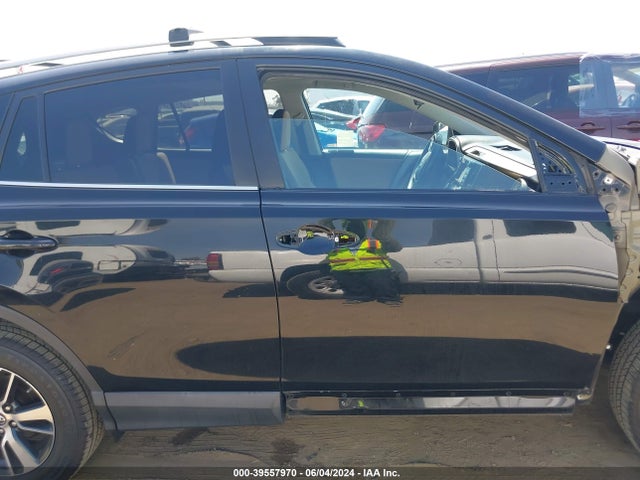 Toyota Rav4 Xle 2017 2T3WFREV4HW377410 Image 14