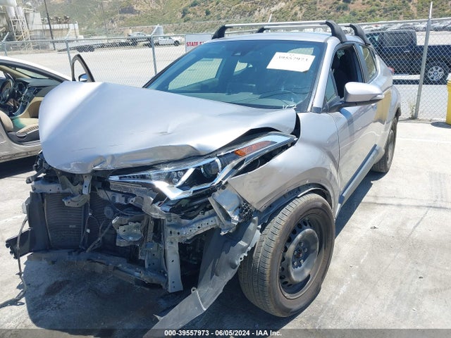 Toyota C-HR LE 2019 JTNKHMBX5K1024127 Image 2