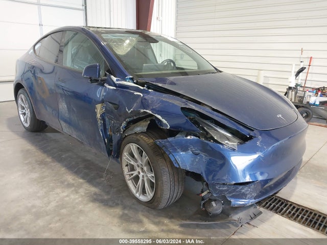 2024 TESLA MODEL Y 7SAYGDEEXRA244425 Photo 0