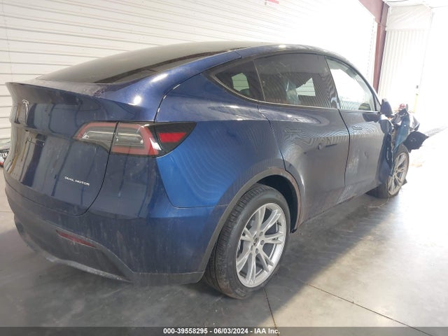 2024 TESLA MODEL Y 7SAYGDEEXRA244425 Photo 3