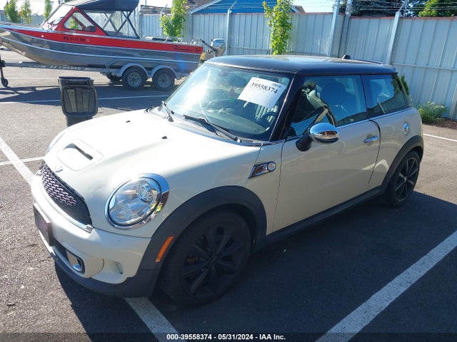 2011 MINI COOPER S WMWSV3C52BTY13969 Photo 1