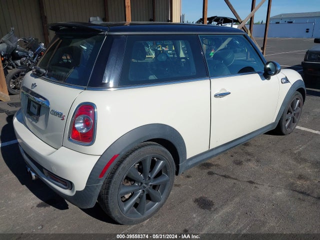 2011 MINI COOPER S WMWSV3C52BTY13969 Photo 3