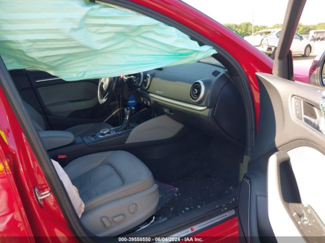 2019 AUDI A3 WAUGUGFF8K1011555 Photo 4