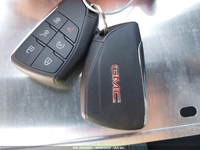 1GKS1JKL7NR356049 GMC Yukon Xl 2wd Denali