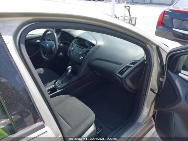 1FADP3F27GL401843 Ford FOCUS SE