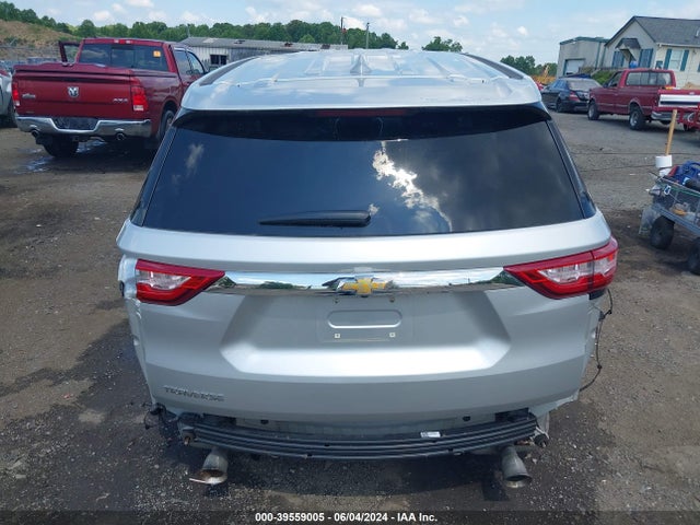 Chevrolet Traverse Ls 2018 1GNERFKW9JJ244944 Image 17