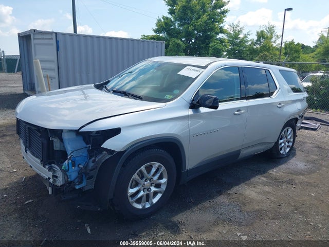 Chevrolet Traverse Ls 2018 1GNERFKW9JJ244944 Image 2
