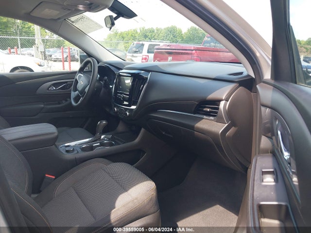 Chevrolet Traverse Ls 2018 1GNERFKW9JJ244944 Image 5