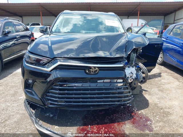Toyota Grand Highlander Limited 2024 5TDAAAB55RS009724 Image 13
