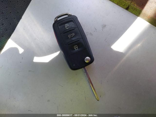 1VWAS7A35FC027618 Volkswagen Passat 1.8t Wolfsburg Edition