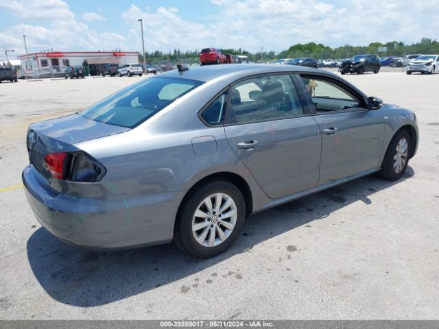 1VWAS7A35FC027618 Volkswagen Passat 1.8t Wolfsburg Edition