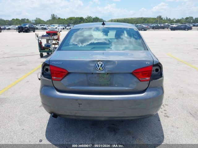 1VWAS7A35FC027618 Volkswagen Passat 1.8t Wolfsburg Edition