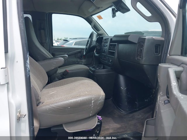 1GAWGFFG5K1368063 Chevrolet Express 2500 Lt