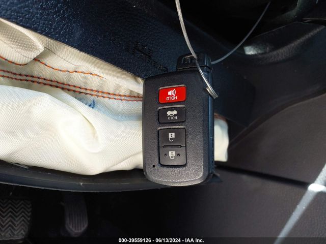 2T1BURHE9KC235782 Toyota Corolla Xle