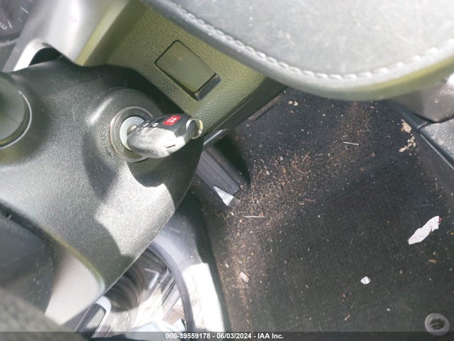 Toyota RAV4 LE 2017 JTMBFREVXHJ138814 Image 11