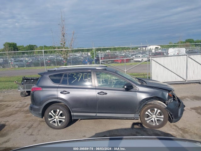 Toyota RAV4 LE 2017 JTMBFREVXHJ138814 Image 13