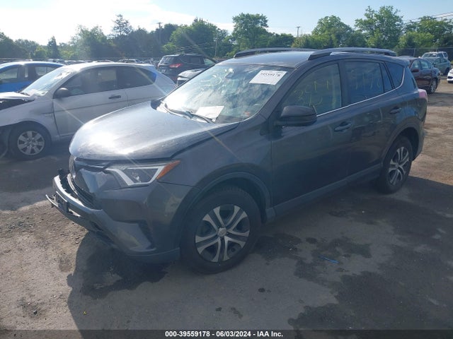 Toyota RAV4 LE 2017 JTMBFREVXHJ138814 Image 2