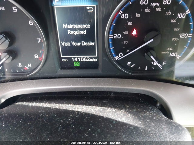 Toyota RAV4 LE 2017 JTMBFREVXHJ138814 Image 7