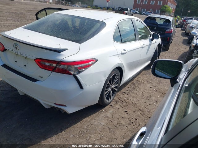 Toyota CAMRY SE 2018 JTNB11HK0J3029236 Image 4