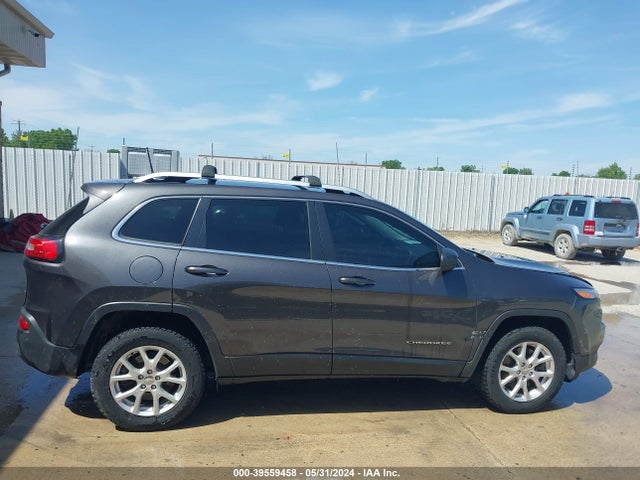 1C4PJMCS1HW590038 Jeep Cherokee Latitude 4x4