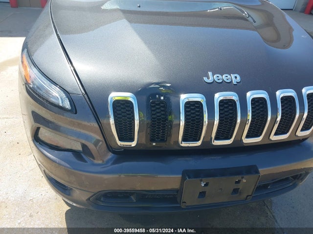 1C4PJMCS1HW590038 Jeep Cherokee Latitude 4x4