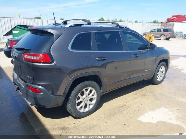 1C4PJMCS1HW590038 Jeep Cherokee Latitude 4x4