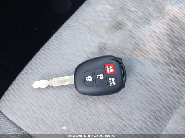 Toyota COROLLA LE 2016 2T1BURHE5GC653103 Image 11