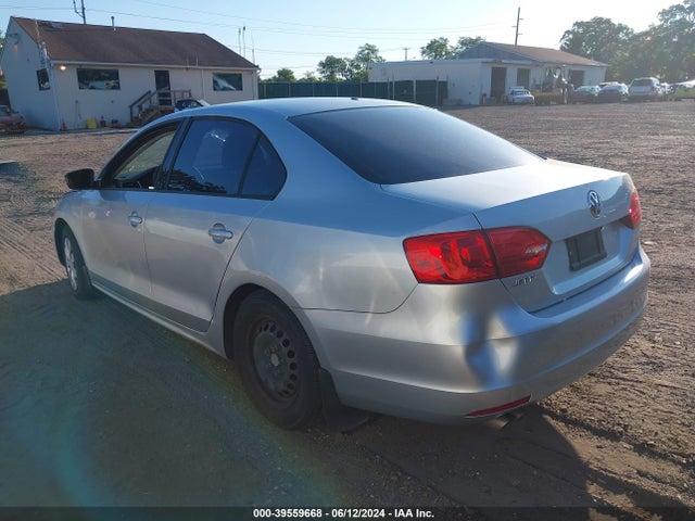 3VW2K7AJ8EM226419 Volkswagen Jetta 2.0l S