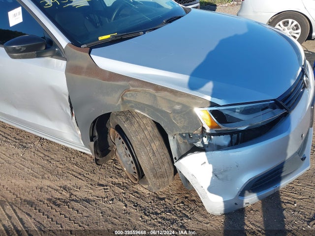 3VW2K7AJ8EM226419 Volkswagen Jetta 2.0l S