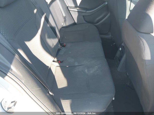 3VW2K7AJ8EM226419 Volkswagen Jetta 2.0l S