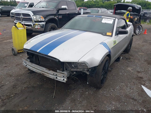 Ford Mustang V6 2014 1ZVBP8EM4E5314224 Image 2