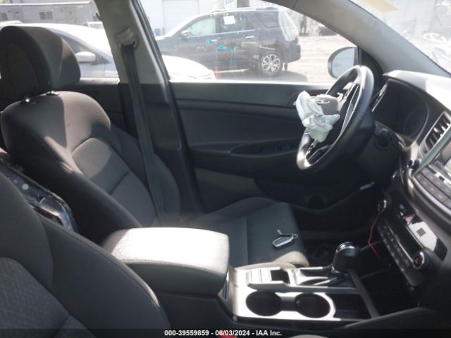 KM8J3CA27HU567206 Hyundai Tucson Value