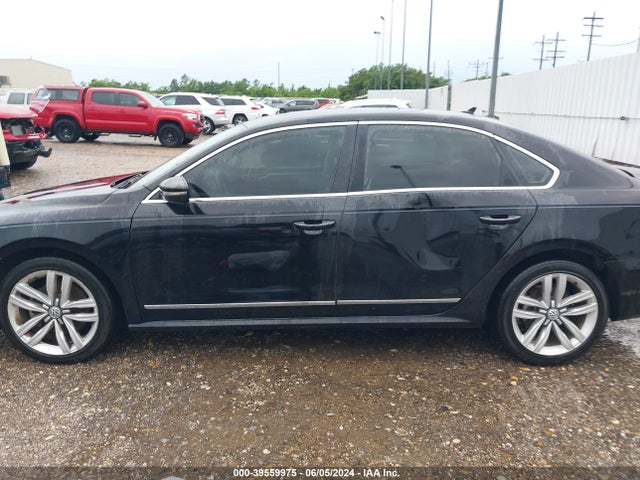 1VWGT7A39HC073320 Volkswagen Passat 1.8t Se