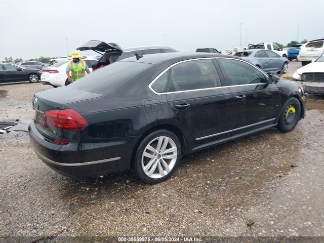 1VWGT7A39HC073320 Volkswagen Passat 1.8t Se