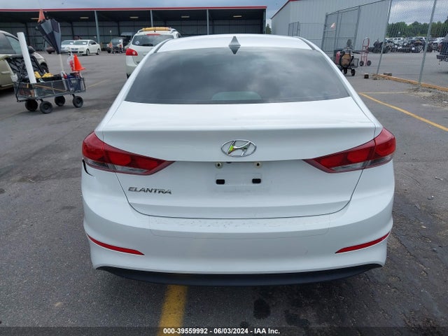 Hyundai Elantra Value Edition 2018 5NPD84LF9JH335831 Image 16
