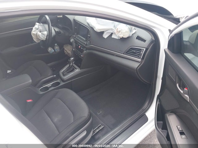 Hyundai Elantra Value Edition 2018 5NPD84LF9JH335831 Image 5