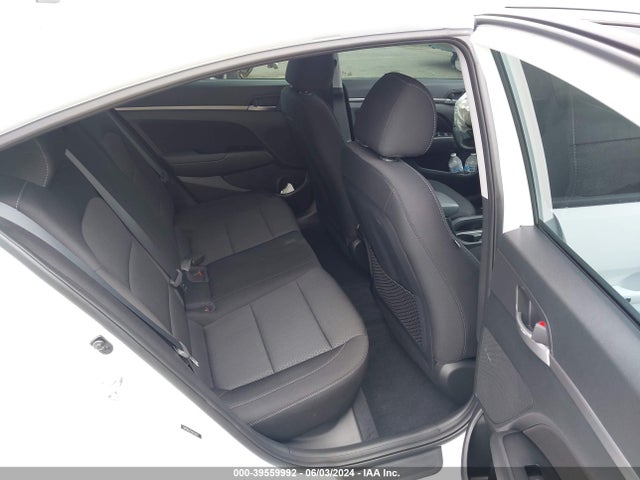 Hyundai Elantra Value Edition 2018 5NPD84LF9JH335831 Image 8