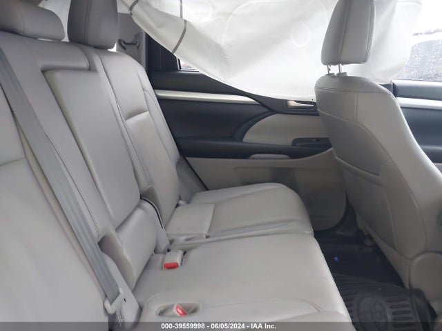 Toyota Highlander Xle 2019 5TDKZRFH8KS561966 Image 8