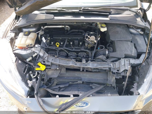 Ford FOCUS SE 2017 1FADP3F21HL255568 Image 10