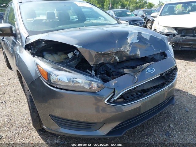 Ford FOCUS SE 2017 1FADP3F21HL255568 Image 12