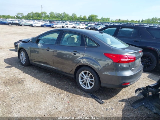 Ford FOCUS SE 2017 1FADP3F21HL255568 Image 3