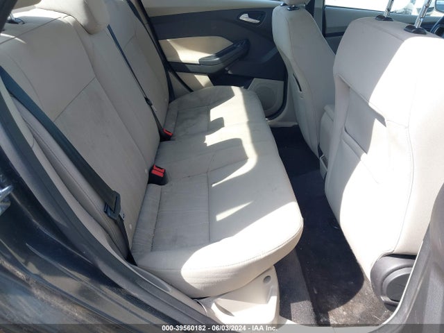 Ford FOCUS SE 2017 1FADP3F21HL255568 Image 8