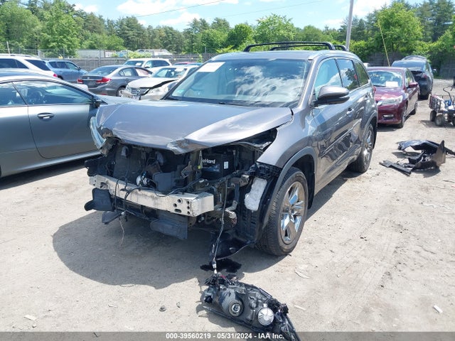 Toyota Highlander Limited Platinum 2017 5TDDZRFH2HS466451 Image 2